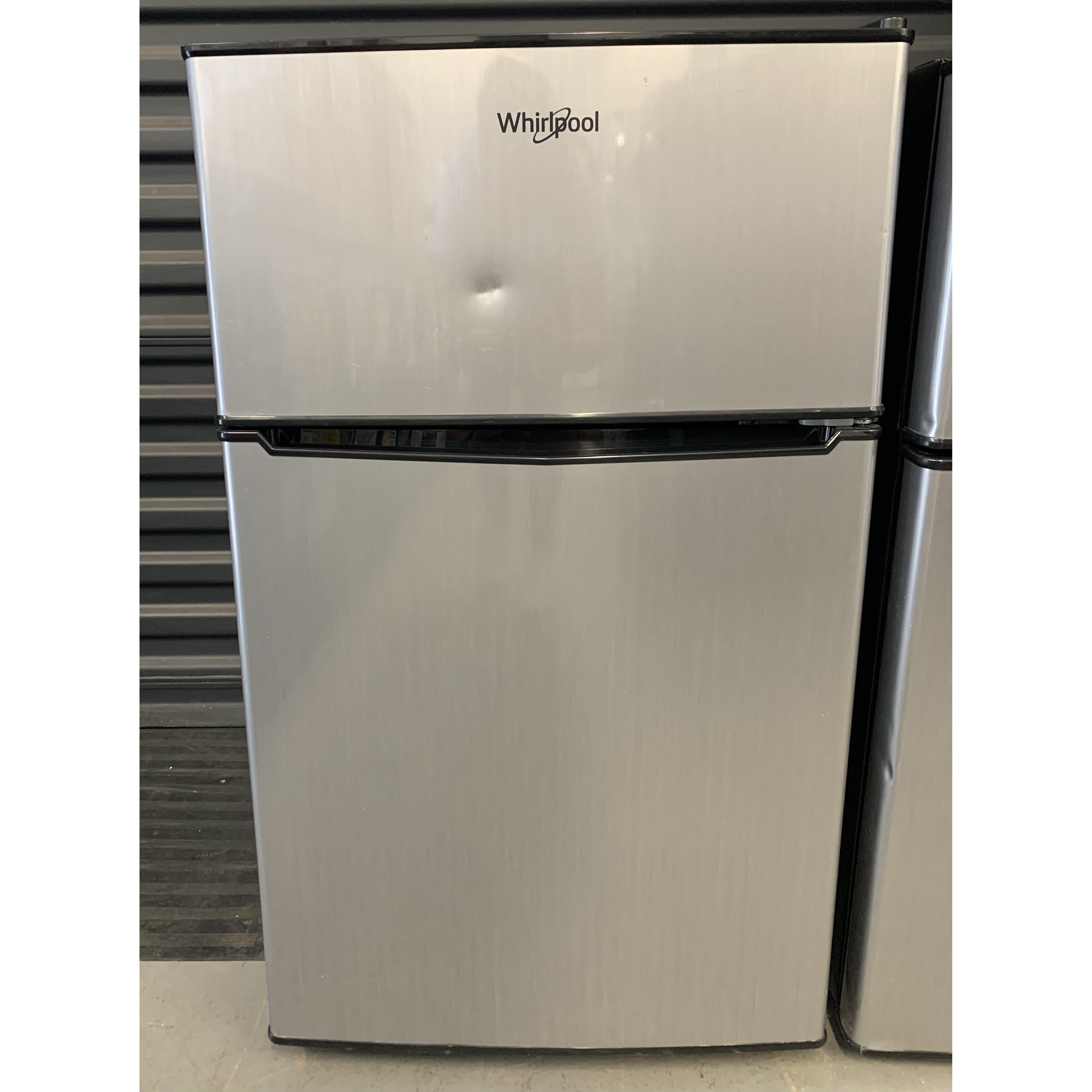 Whirlpool WH31S1E 3.1 Cu. Ft. refrigerator freezer top freezer